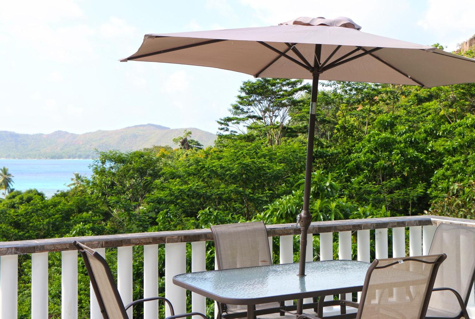 Ocean Blue Bay Anse Volbert Village Exterior foto