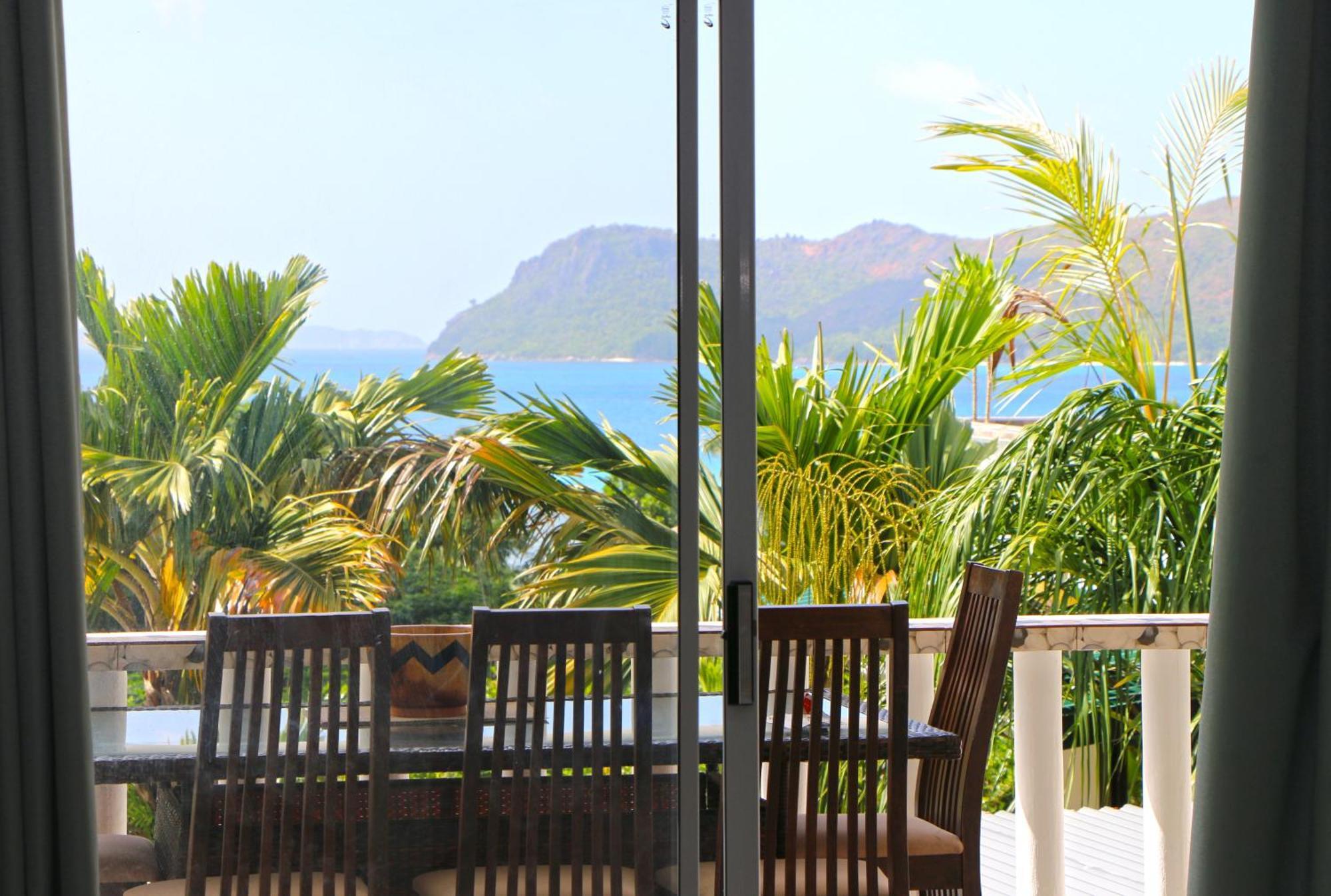 Ocean Blue Bay Anse Volbert Village Exterior foto