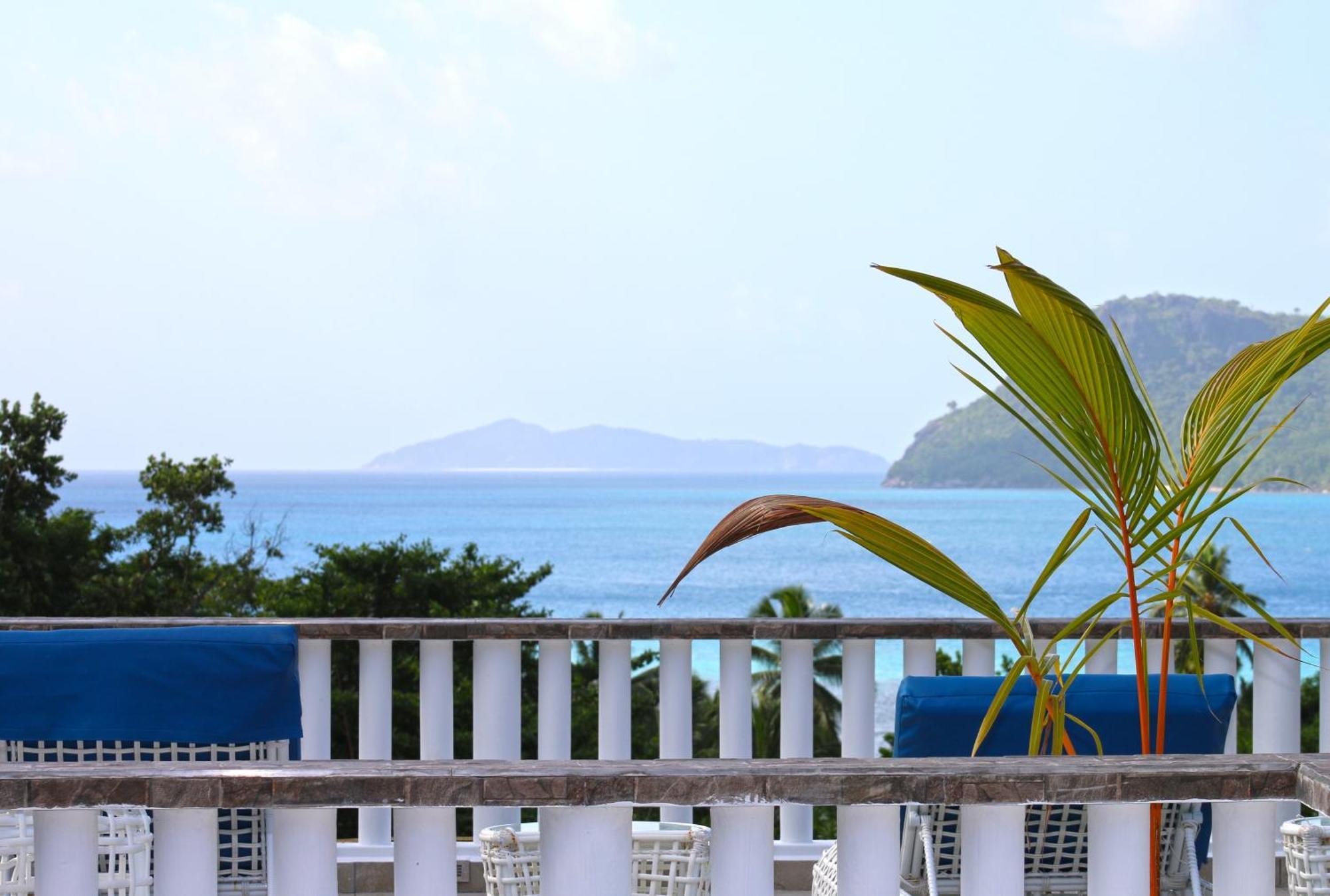 Ocean Blue Bay Anse Volbert Village Exterior foto